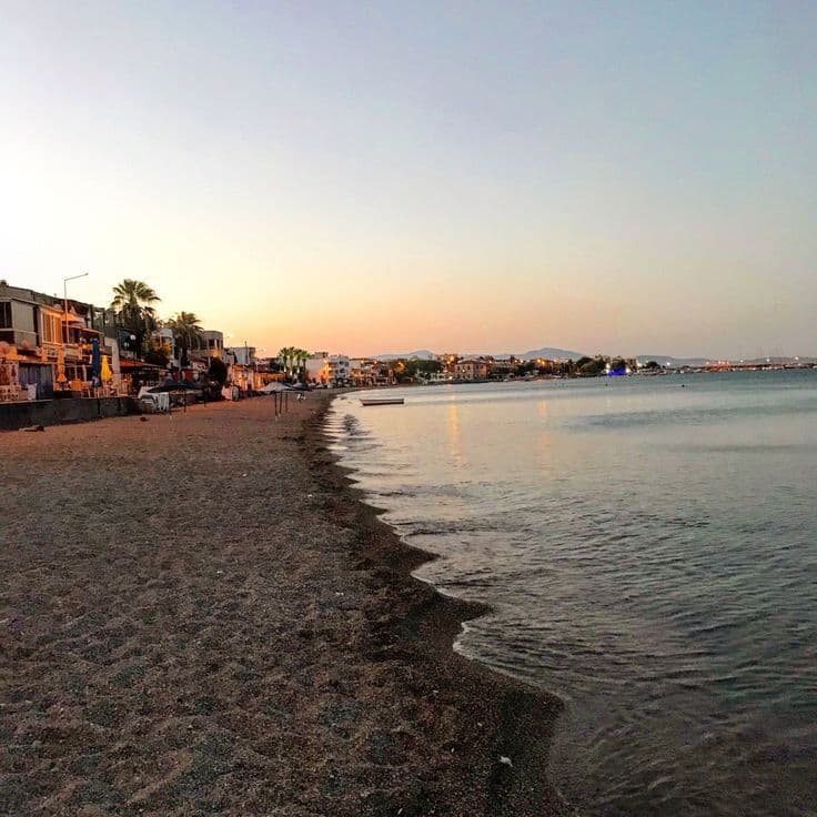 Çandarlı Halk Plajı — fotoğraf 2