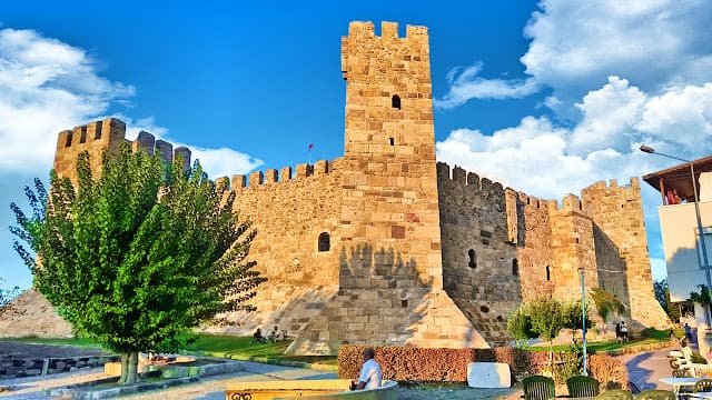 Çandarlı Kalesi — fotoğraf 1