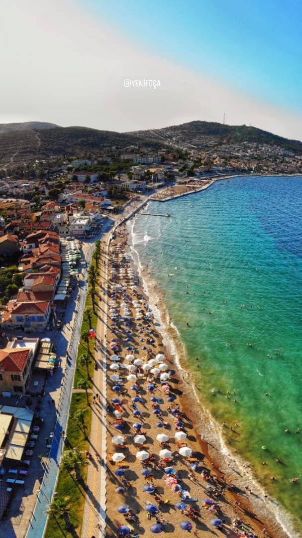 Yeni Foça Halk Plajı — fotoğraf 1